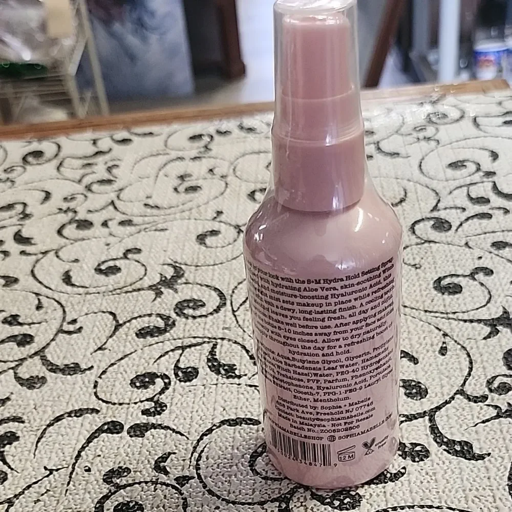 Sophia + Mabelle Hydra-Hold Setting Spray